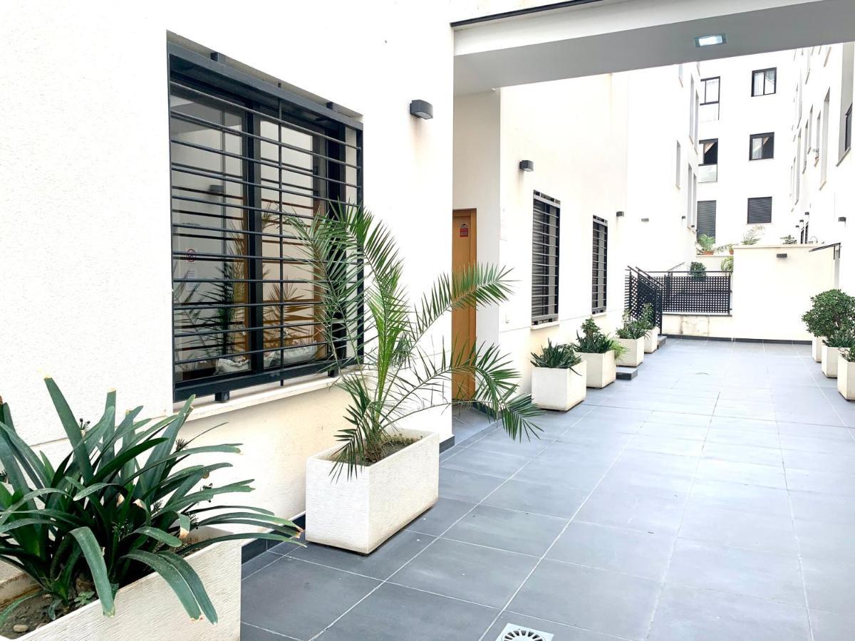 Homely Malaga Refino Oriental Exteriör bild